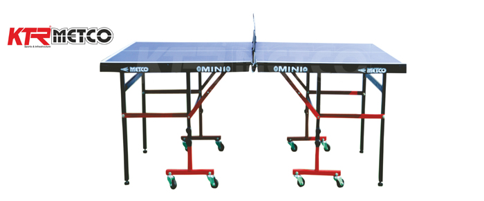 MINI TABLE TENNIS TABLE